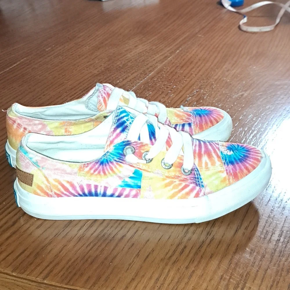 Size 7.5 Blowfish Malibou sneakers, multicolored - Picture 3 of 5